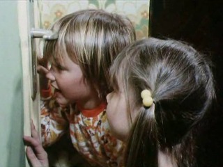 Дети подсматривают за сексом родителей