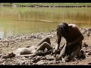 Дикарь насилует а потом убивает девушку