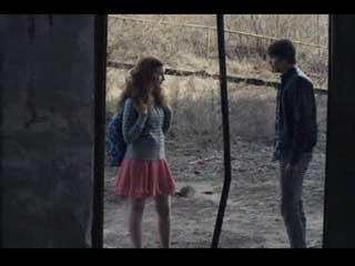 Подростки заманили девушку на заброшенный завод и изнасиловали