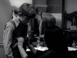 Шлюха лишает девственности троих мальчишек