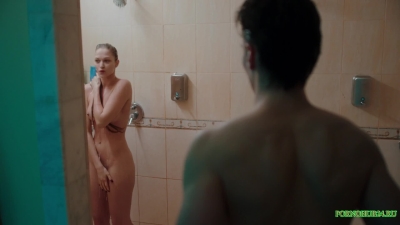 Дерзкий парнишка изнасиловал девушку в душе