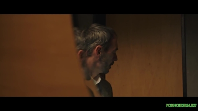 Секс раком в туалетной кабинке