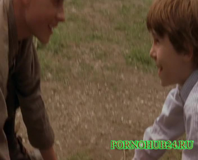 Подросток изнасиловал девчонку на берегу озера