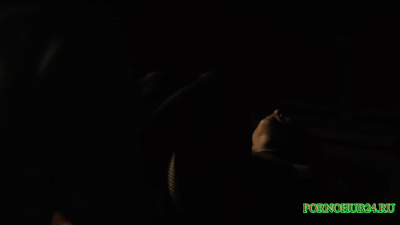 Хозяин бара трахнул официантку на бильярдном столе